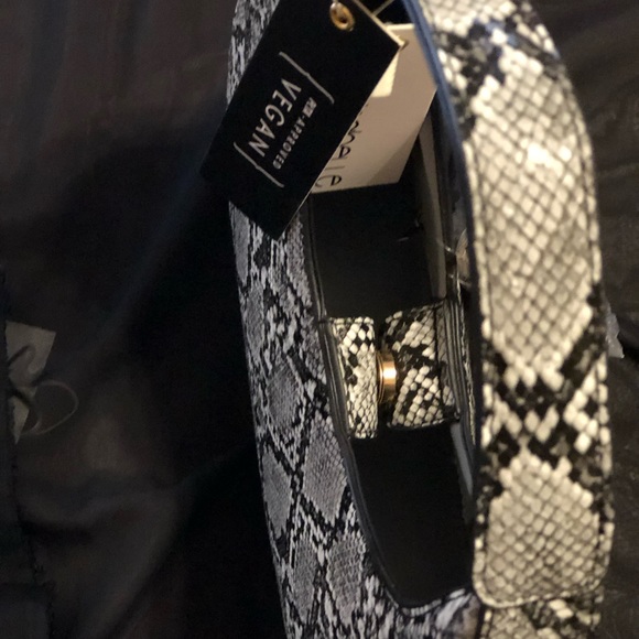 Isabelle PETA approved Vegan -NWT - Picture 13 of 16